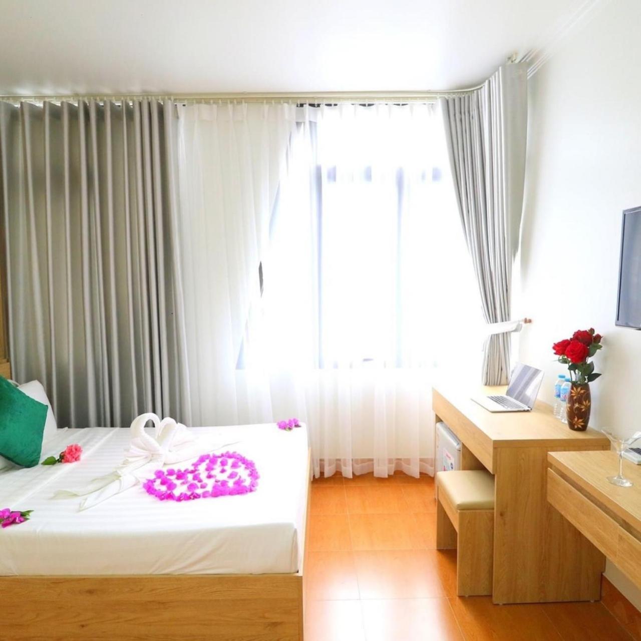 Cat Ba Madame Duyen Hotel Chan Chau Exterior photo